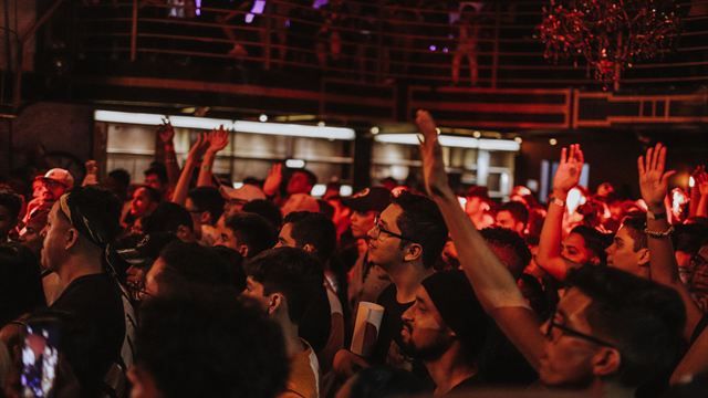 Organiser un quiz dans son bar, sans animateur et sans y passer la soirée